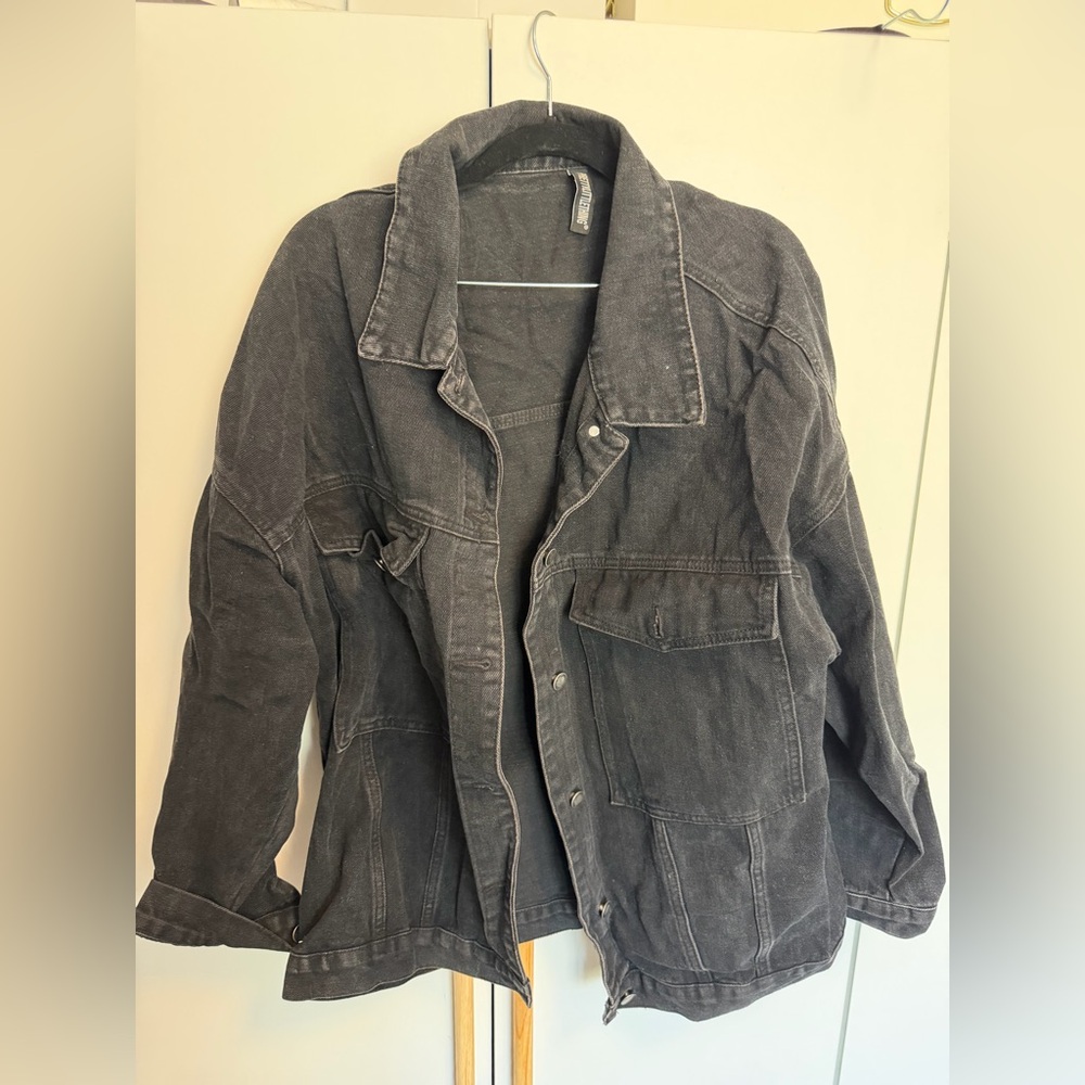 Prettylittlething Black Washed Denim Jacket